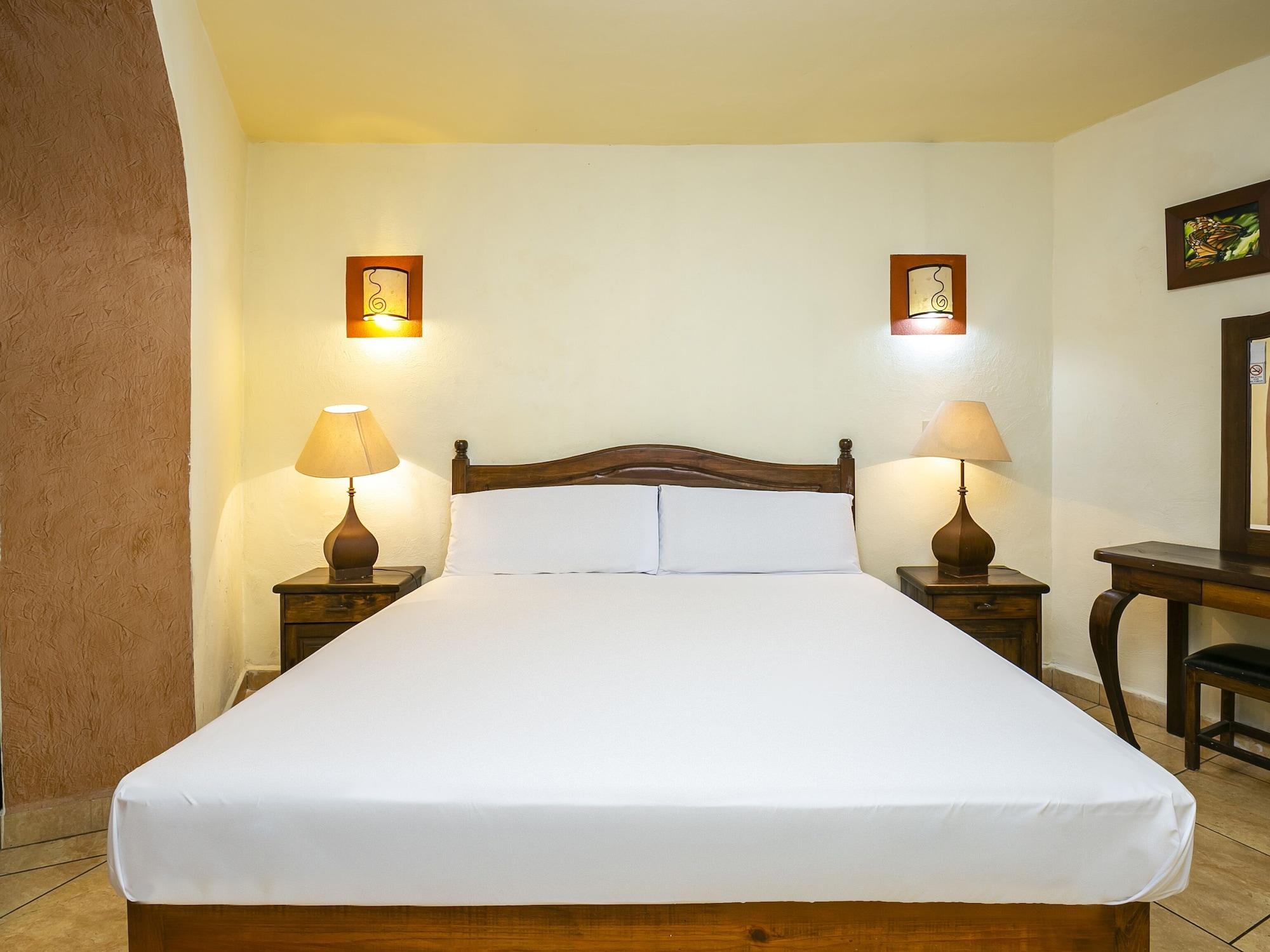 Hotel Casa Del Virrey & Suites Morelia Exterior photo