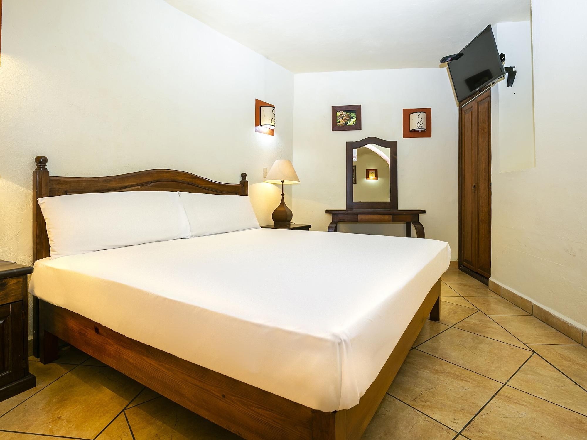 Hotel Casa Del Virrey & Suites Morelia Exterior photo