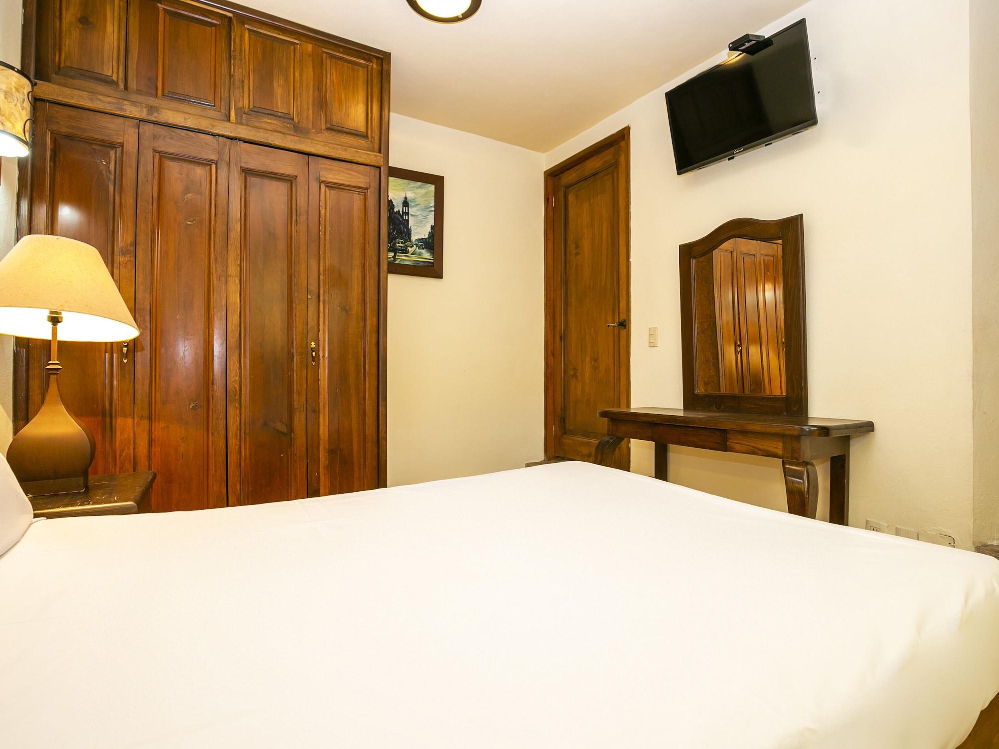 Hotel Casa Del Virrey & Suites Morelia Exterior photo