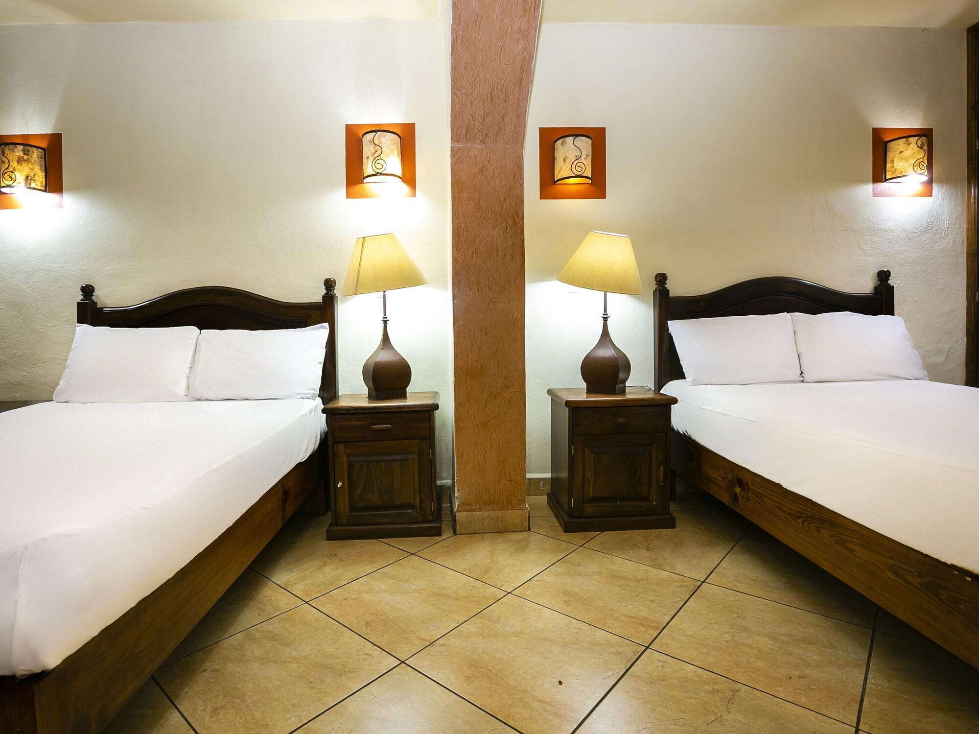 Hotel Casa Del Virrey & Suites Morelia Exterior photo