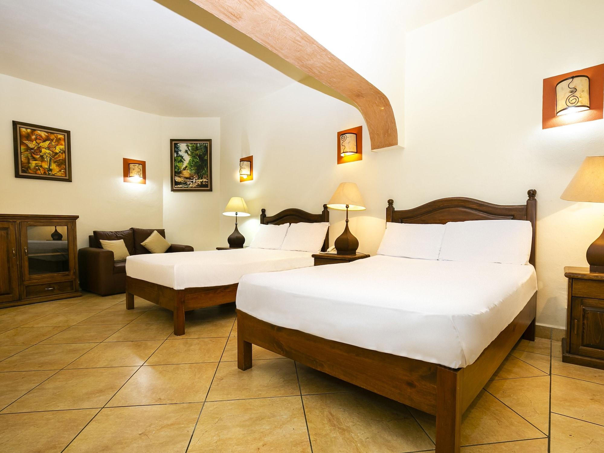 Hotel Casa Del Virrey & Suites Morelia Exterior photo