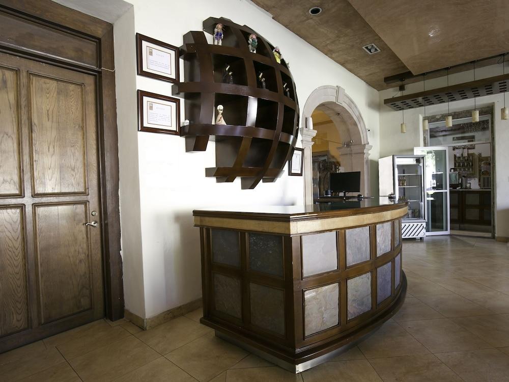 Hotel Casa Del Virrey & Suites Morelia Exterior photo
