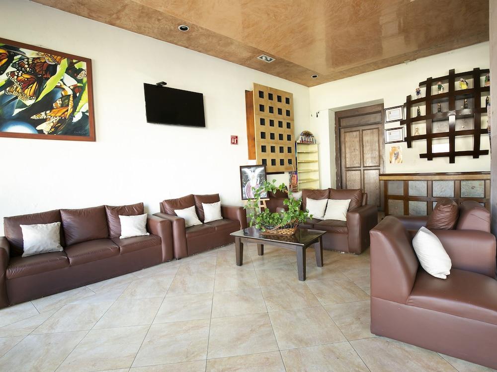 Hotel Casa Del Virrey & Suites Morelia Exterior photo