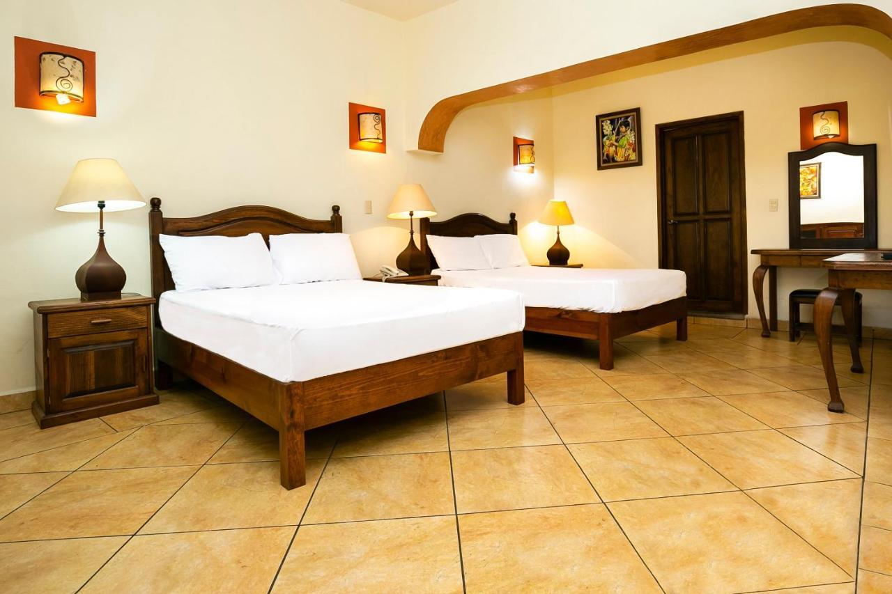 Hotel Casa Del Virrey & Suites Morelia Exterior photo